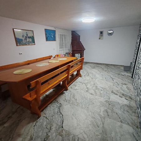 Trei Insule Home Arad Exteriör bild