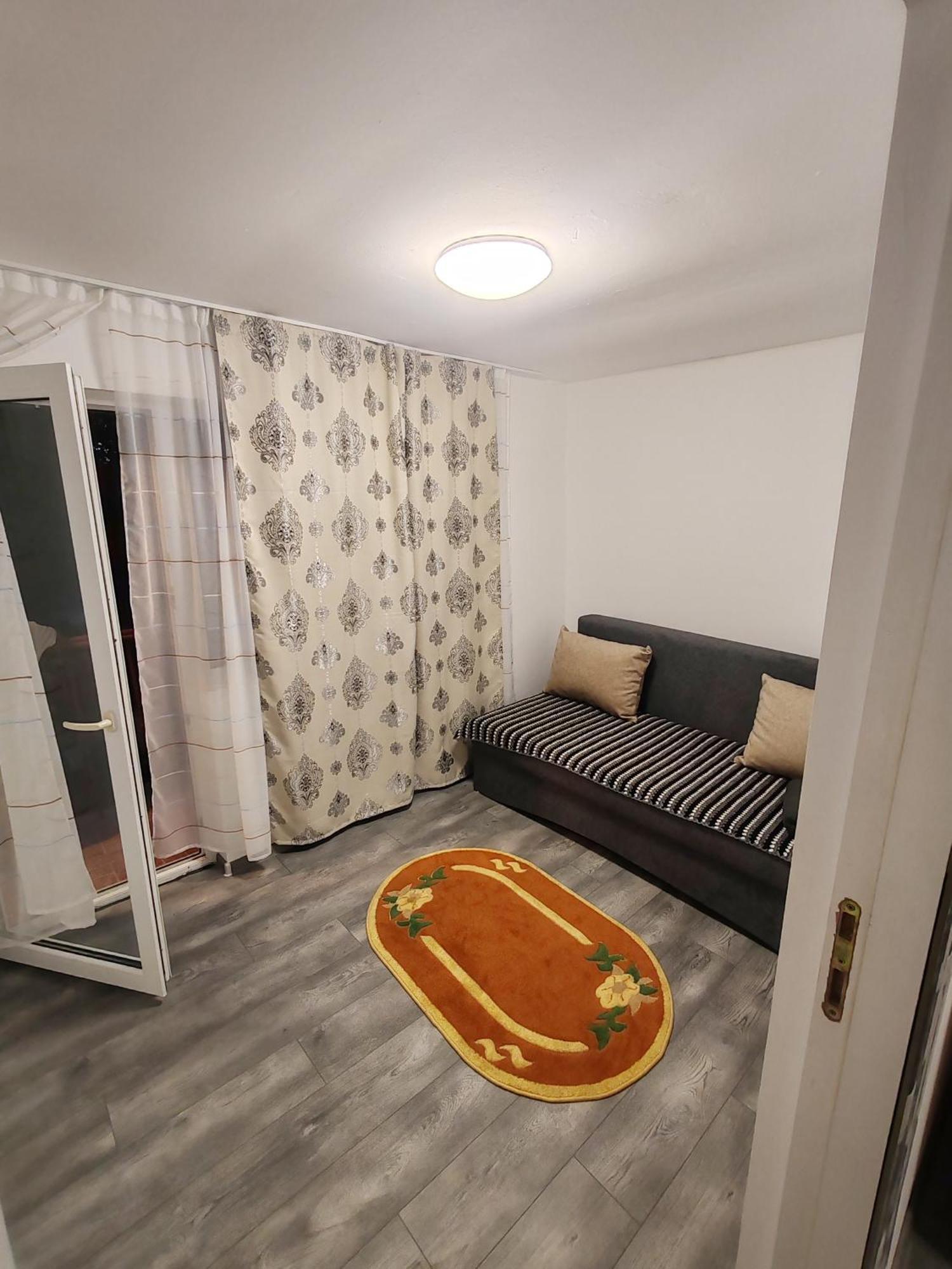 Trei Insule Home Arad Exteriör bild